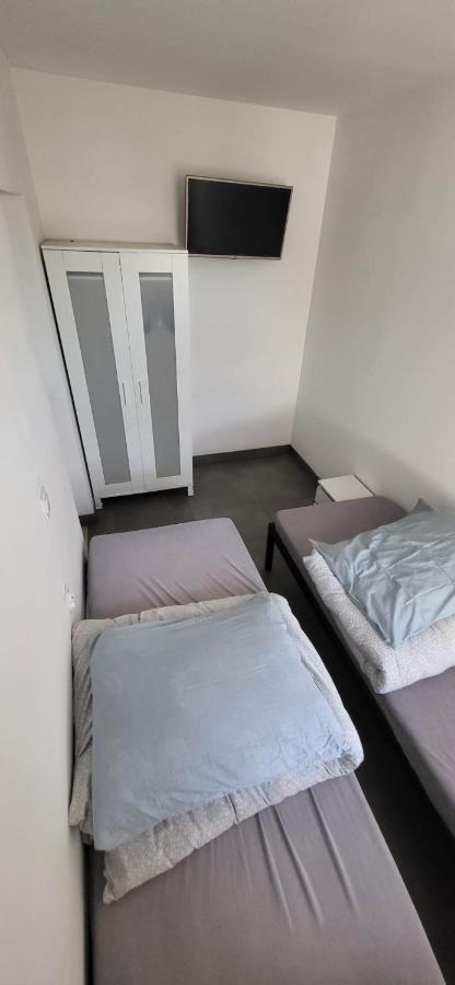 Noclegi Tuszyn Buitenkant foto